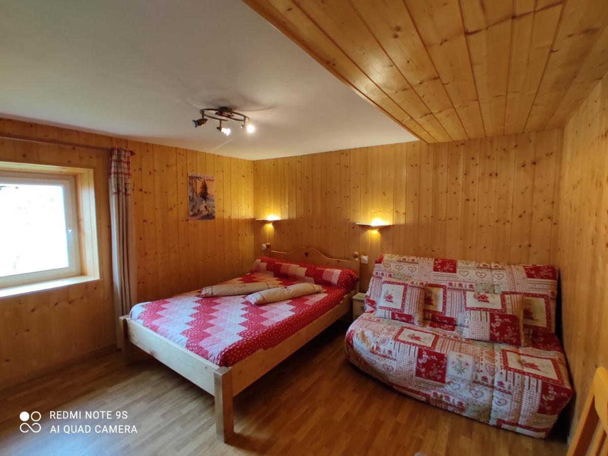 Charmant Gite Au Coeur Du Centre Ville Жерарме Экстерьер фото